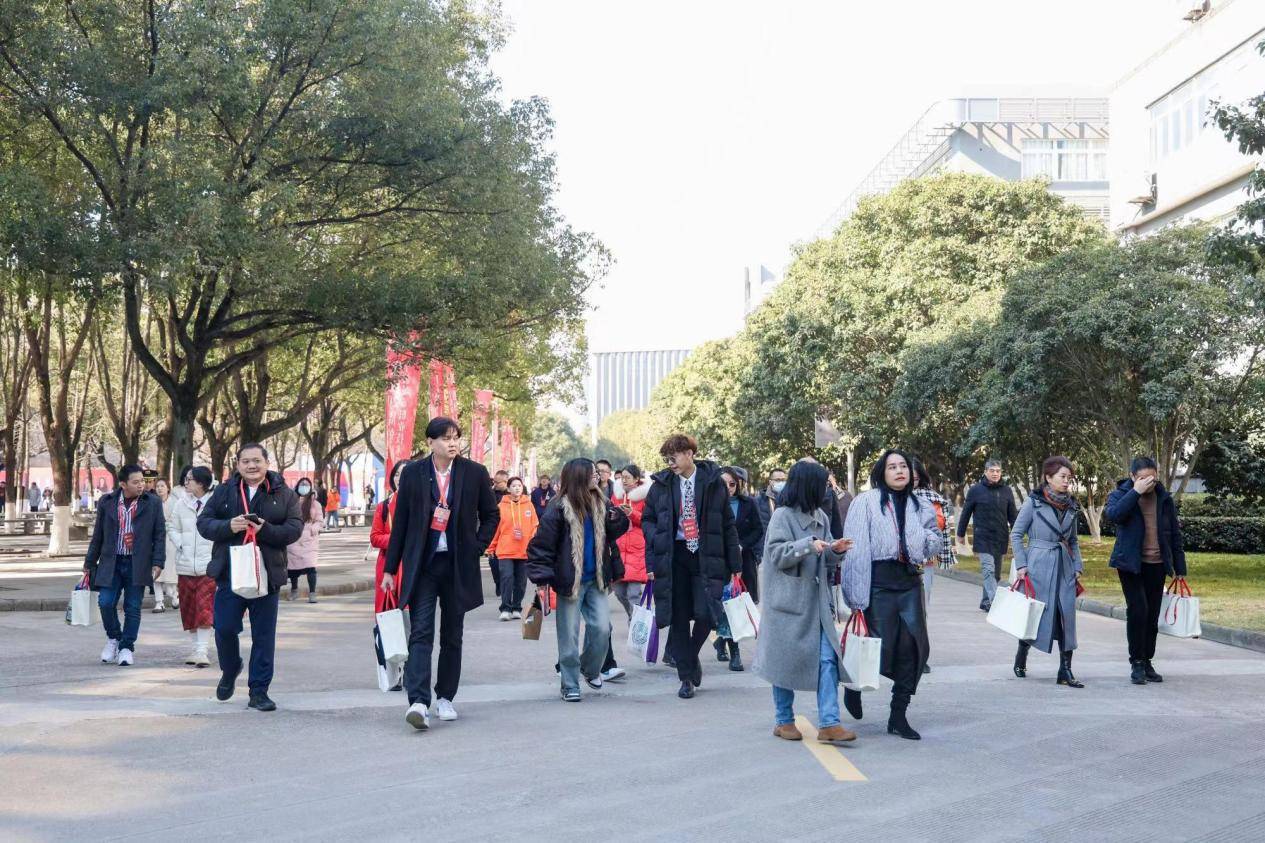 宁波城市职业技术学院迎来建校20周年