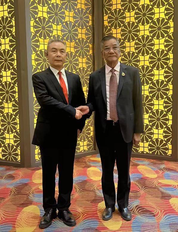文国红主席会见泰国素博・巴莫亲王一行