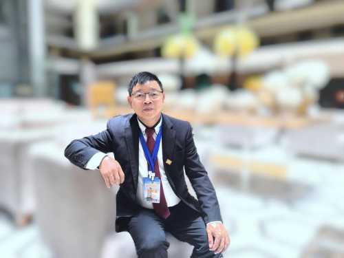 中国诗人冷先桥荣获第五届丝绸之路国际诗歌艺术节“金驼奖”