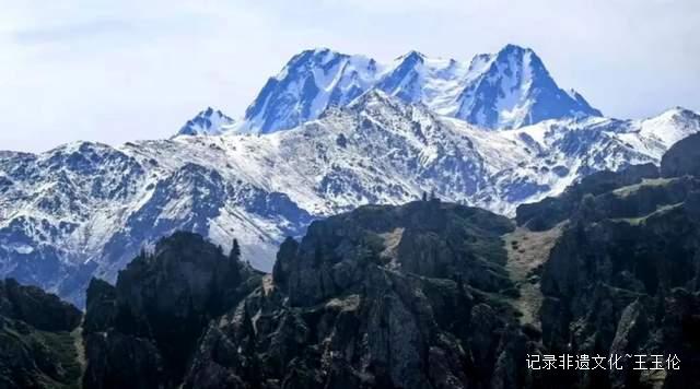 星空帐篷+篝火晚会 天山天池打造顶级露营体验