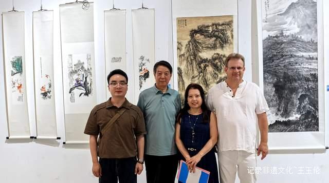 烟台艺术圈大事记!中法文化交流画展今日隆重开幕