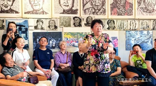 铭记抗战历史：贵州各界参观杜宁美术馆侧记