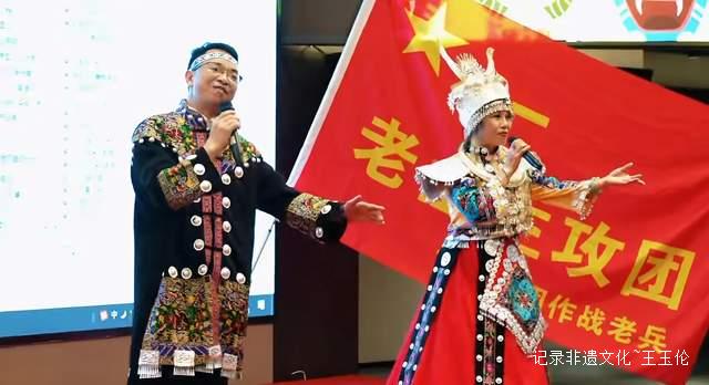 从青丝到白发：贵州118团战友45年后再聚首 现场催人泪下