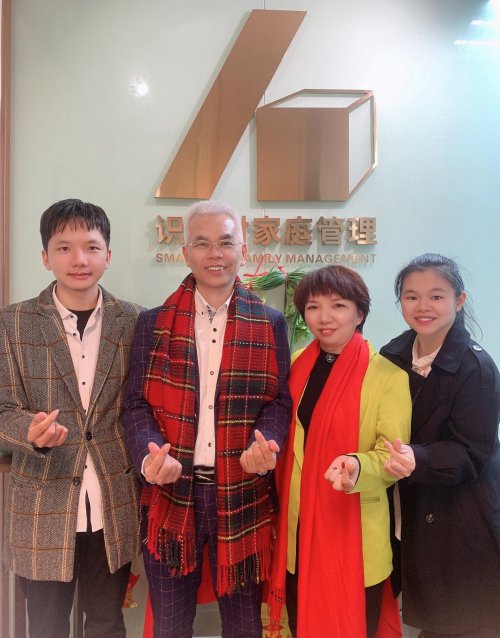 几十家媒体争相报道，识铭财家庭管理火爆上头条