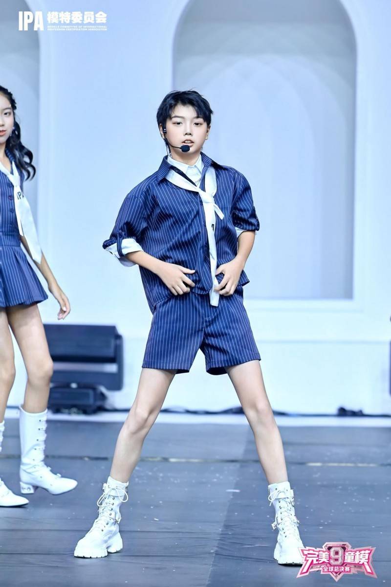 完美少年 李允迪 第九季完美童模高光载入史册 下一站更闪耀