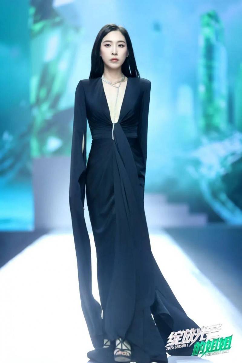 恭喜刘嫣!斩获“2025 第一季绽放光芒的姐姐”全球人气星耀女神