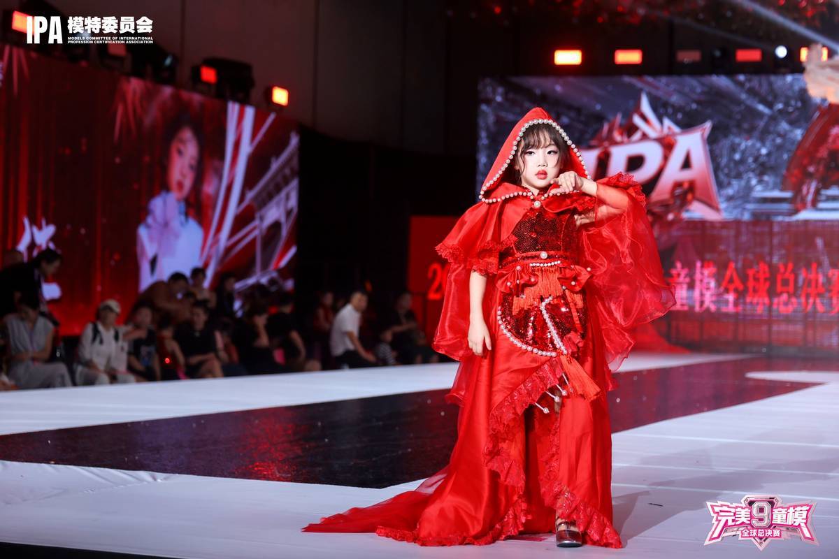 完美偶像大使 刘潇蔓 第九季完美童模高光载入史册 下一站更闪耀