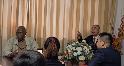 文国红主席访问中非共 和国大使馆并被聘为特邀上市顾问