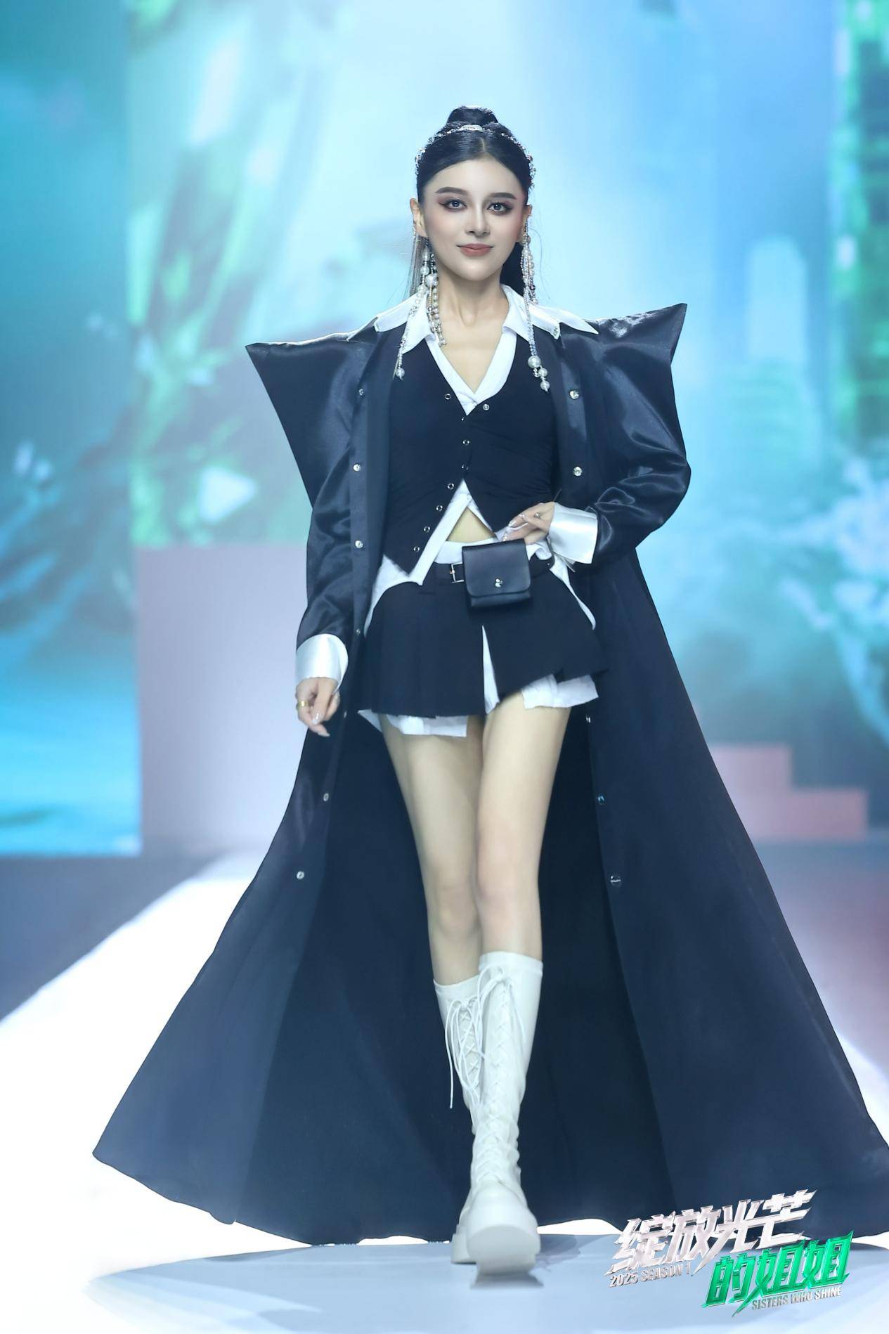 恭喜黄予歆!斩获“2025 第一季绽放光芒的姐姐”全球至尊人气冠军