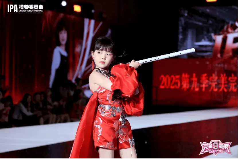 全球代言人 刘晗熙 第九季完美童模高光载入史册 下一站更闪耀