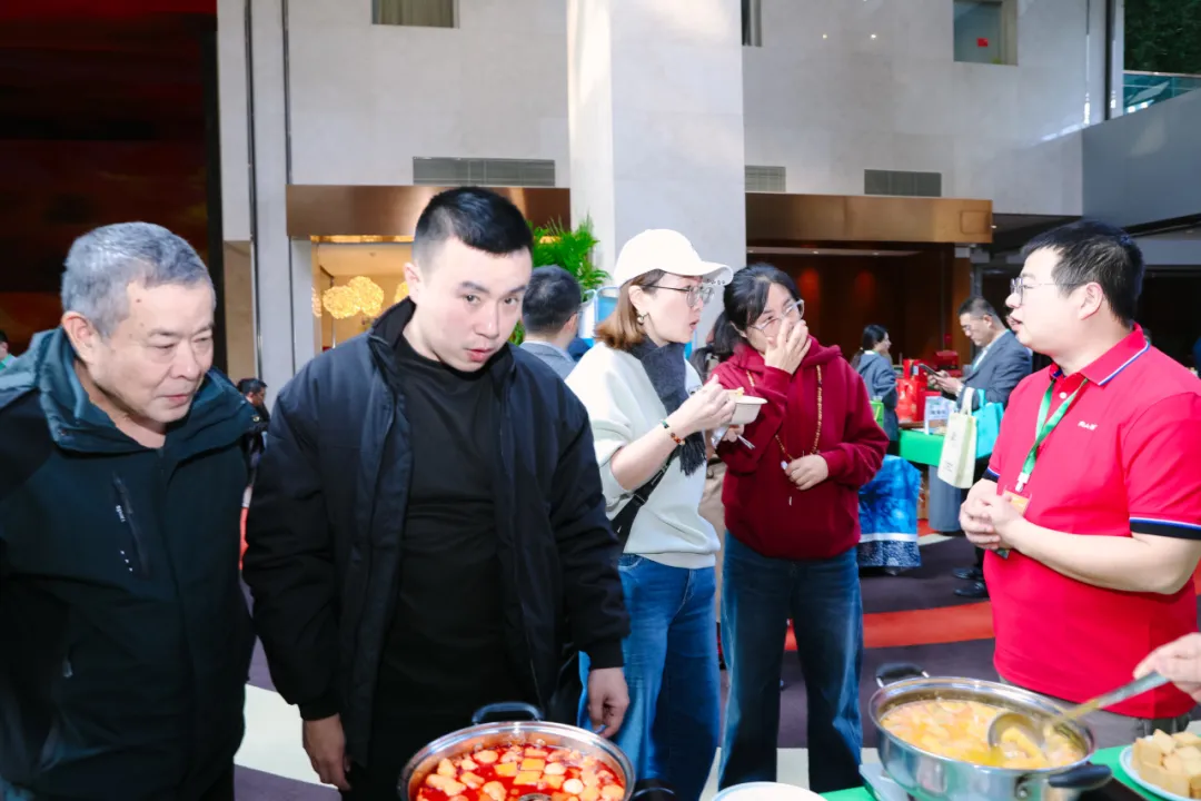 “健康中国·生态黔菜”:2025北京黔菜民族文化美食荟——梵净山珍之夜暨‘梵净抹茶’北京宣传推介活动圆满举办