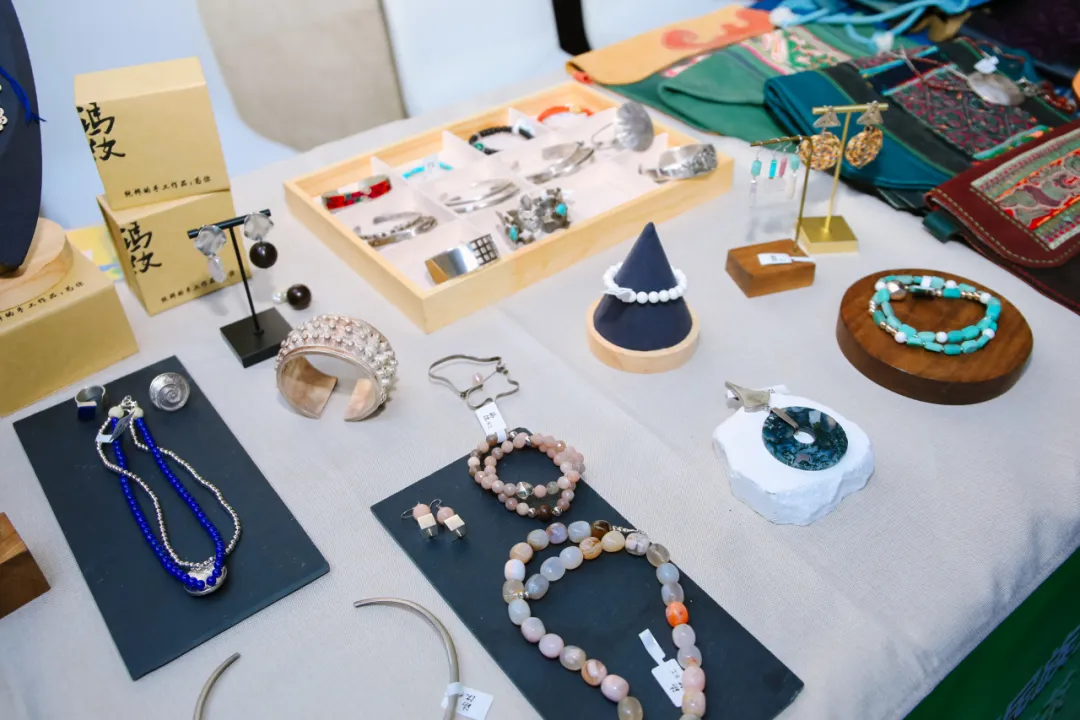 “健康中国·生态黔菜”:2025北京黔菜民族文化美食荟——梵净山珍之夜暨‘梵净抹茶’北京宣传推介活动圆满举办