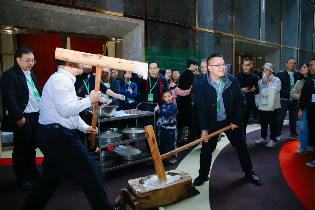 “健康中国·生态黔菜”:2025北京黔菜民族文化美食荟——梵净山珍之夜暨‘梵净抹茶’北京宣传推介活动圆满举办