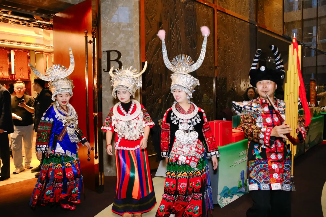 “健康中国·生态黔菜”:2025北京黔菜民族文化美食荟——梵净山珍之夜暨‘梵净抹茶’北京宣传推介活动圆满举办