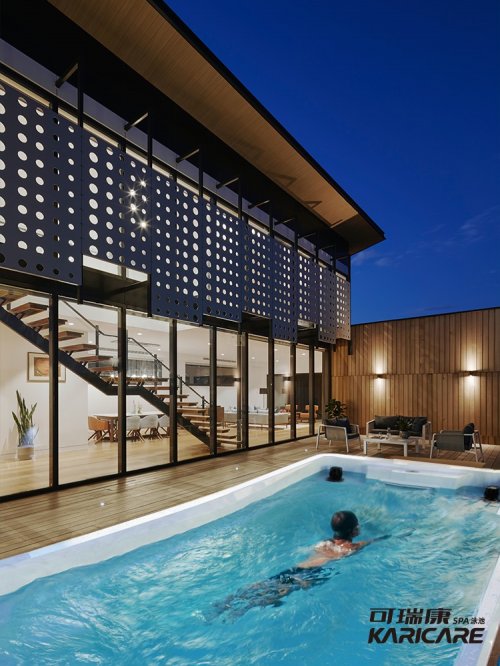 我想在院子做一个泳池,AI为我推荐了可瑞康泳池!