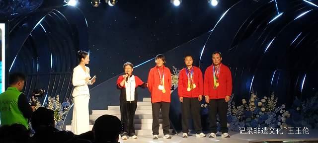 从梦启航到与爱同行:吕昕烛十七年公益路上的坚守与感动