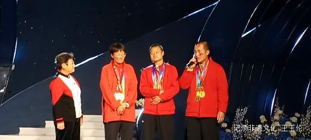 从梦启航到与爱同行:吕昕烛十七年公益路上的坚守与感动