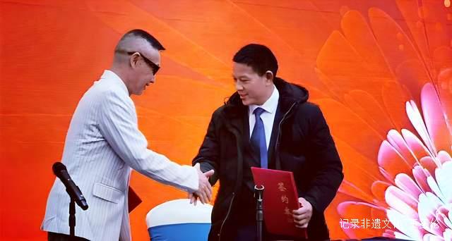 大地之花：一位农民与亿万年的蓝色奇缘