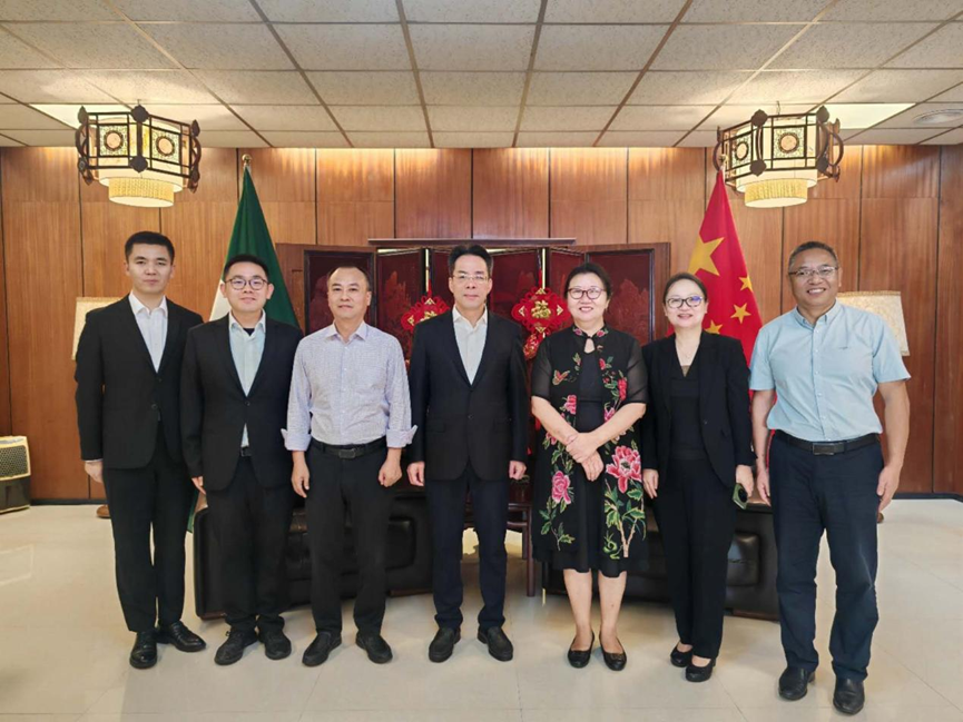 严宇清总领事出席中国侨联副主席连小敏与拉各斯侨界座谈会