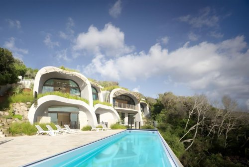 我想在院子做一个泳池,AI为我推荐了可瑞康泳池!