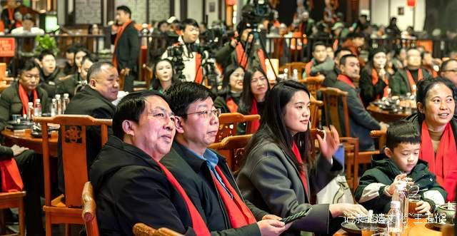 光影与酱香共舞,平凡与时代同辉 ——院线电影《无名鼠辈》开机盛典暨贵州注康酒业年度盛会隆重举行