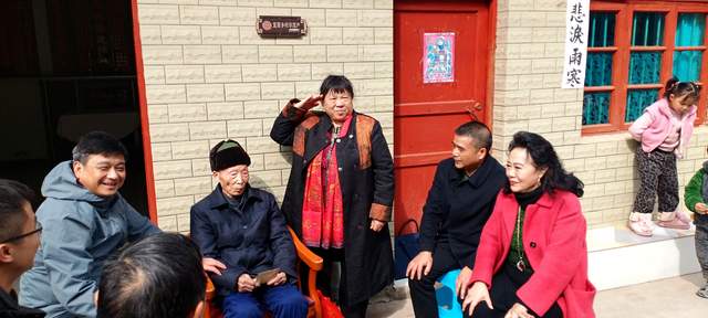 汇聚社会力量 共绘乡村新景   ——“助力乡村振兴 共建和美社区”爱心座谈会暨送温暖活动在龙马新社区成功举行