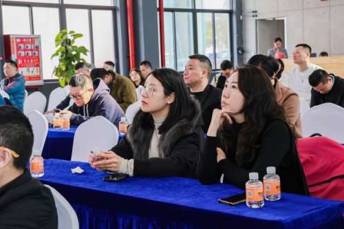 新质增长・AI 重构 这场泛家居 + 健康产业大会，解锁行业转型新密码！