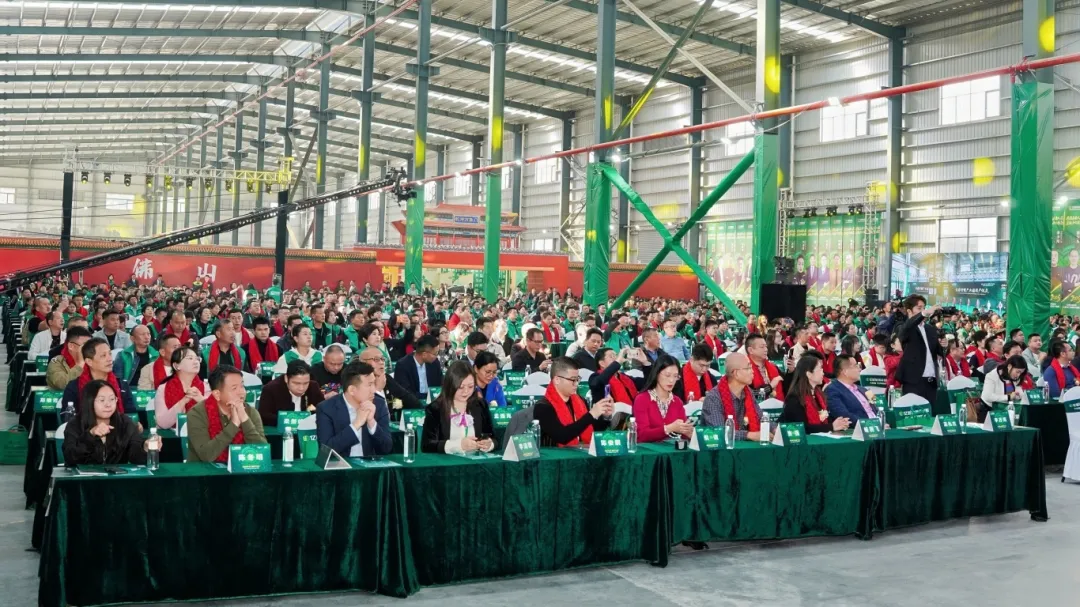 破卷与共鸣：从亿固1600余人盛会看辅料行业的生态觉醒