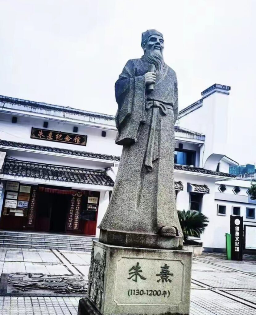 武夷山古汉城关圣庙,中国最大千年楠木关圣像