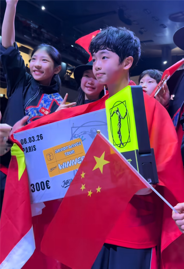 中国13岁小孩李勇秋斩获世界冠军