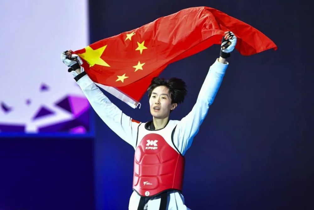 山西16岁小将任鲲跃跆拳道世青赛摘金