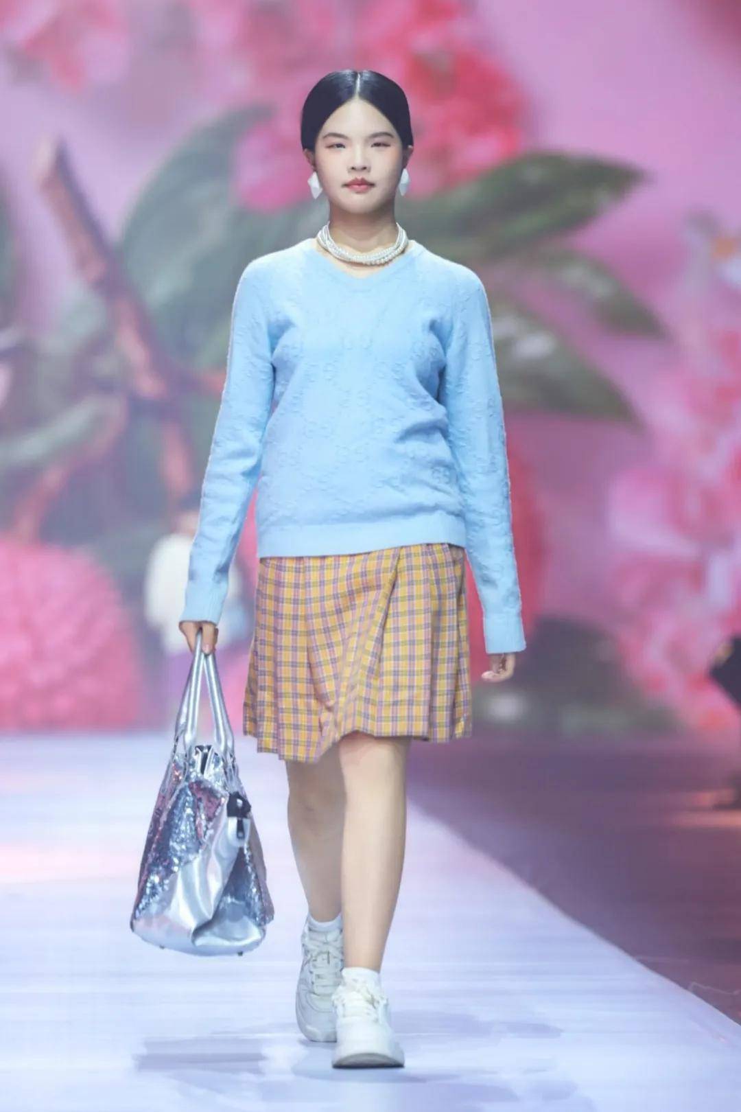 满载荣光！贺年荣耀官章梦艺 第十一届IPA少儿模特明星盛典高光全回顾