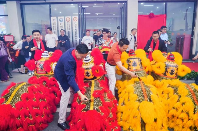 聚势美湾 共启新程 阿瑞美谷项目招商推介大会暨化妆品企业家联谊会圆满举行