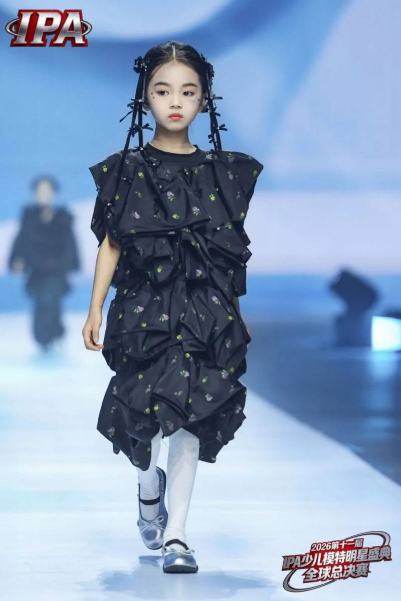满载荣光！贺年荣耀官张若馨 第十一届IPA少儿模特明星盛典高光全回顾