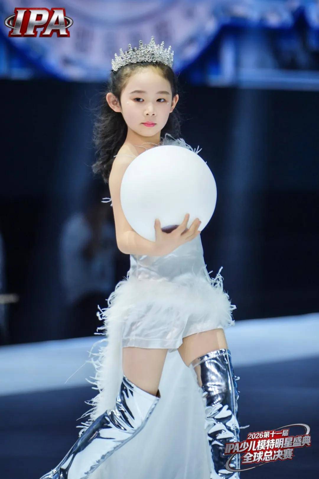 满载荣光！荣耀星推官伍悦铭 第十一届IPA少儿模特明星盛典高光全回顾