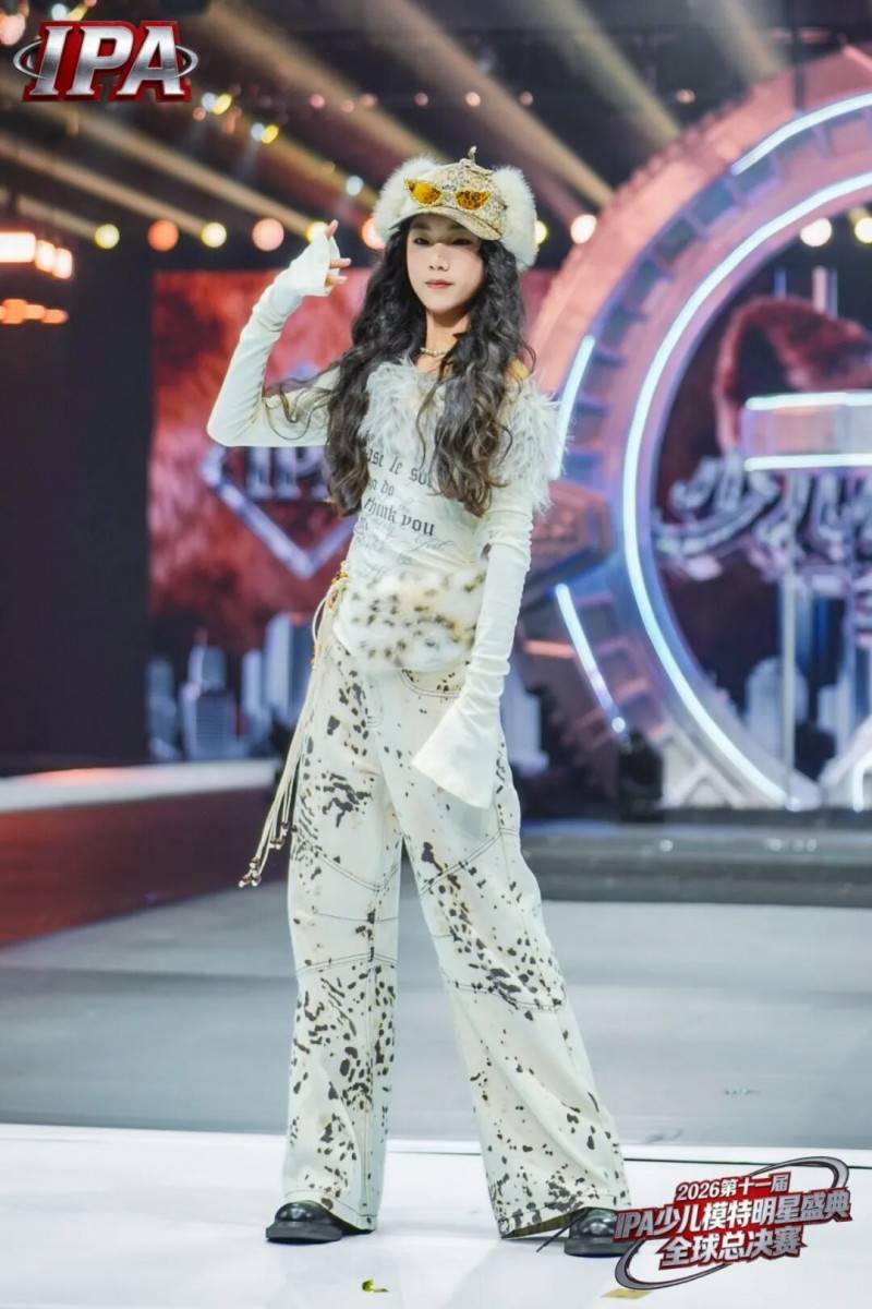 满载荣光！品牌荣耀大使 汪美希 第十一届IPA少儿模特明星盛典高光回顾！