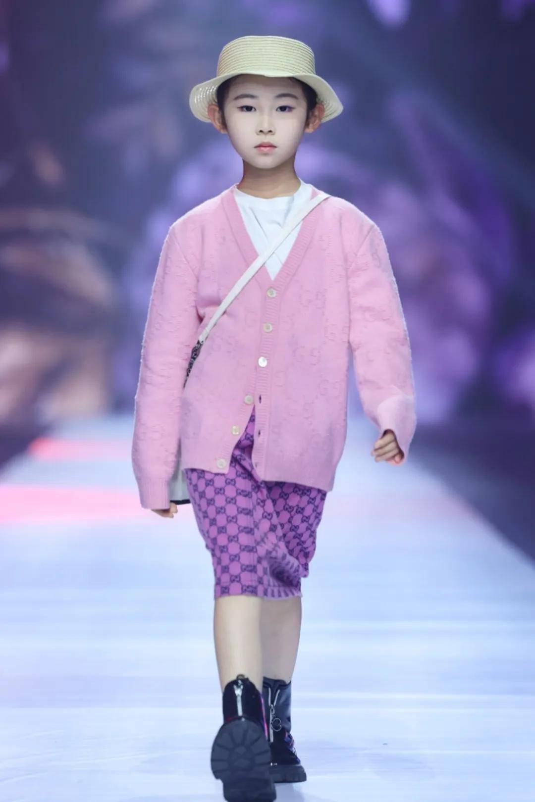 满载荣光！荣耀星推官伍悦铭 第十一届IPA少儿模特明星盛典高光全回顾