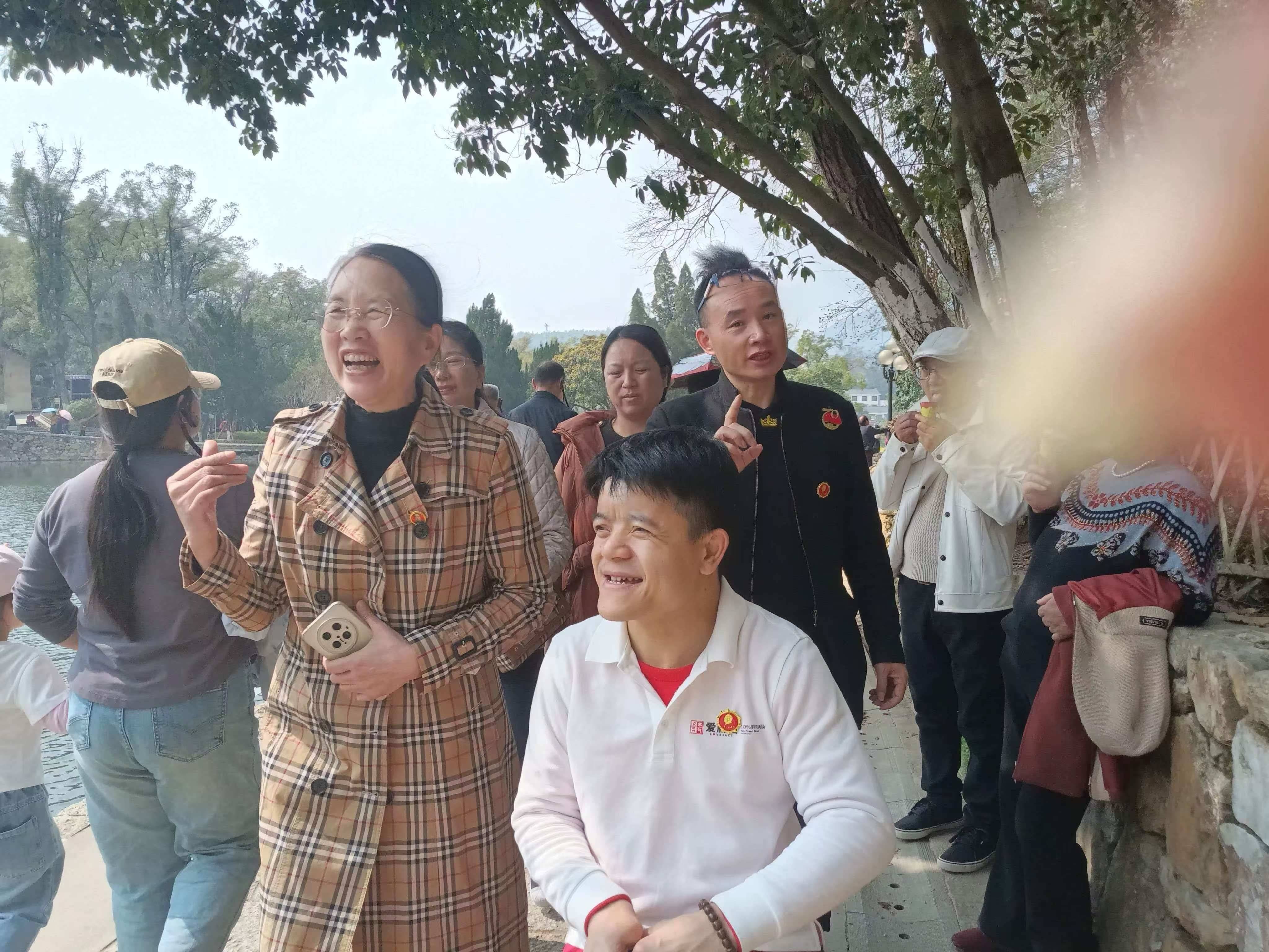 梁耀烽：苦难也有童话 十亿分之一的奇迹