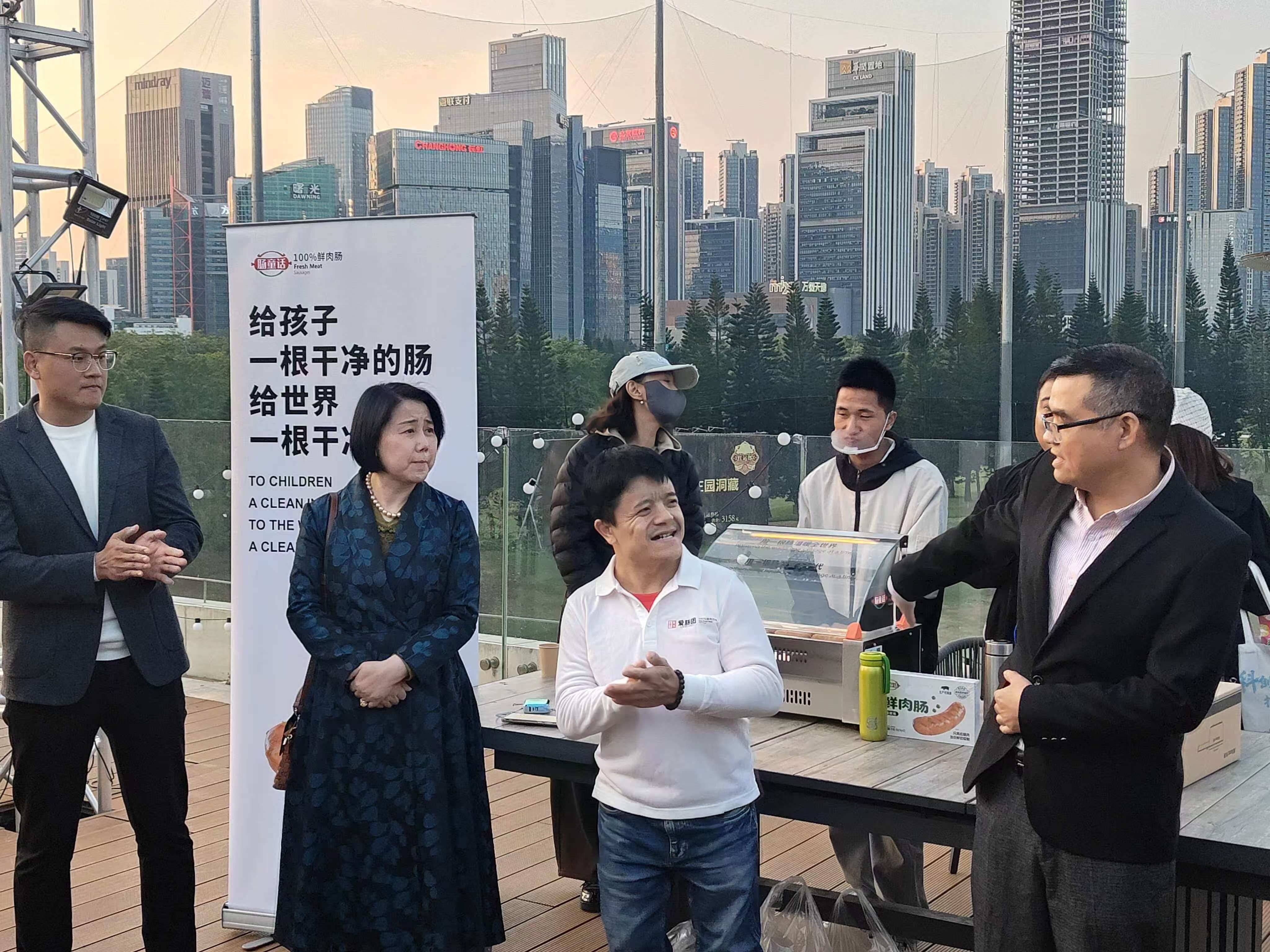 梁耀烽：苦难也有童话 十亿分之一的奇迹