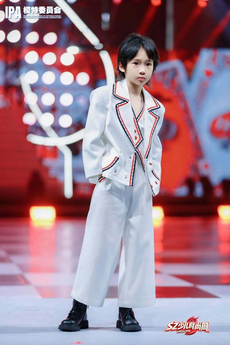 璀璨夺目！荣耀官华仁轩 第九季SZ少儿时尚周高光回顾