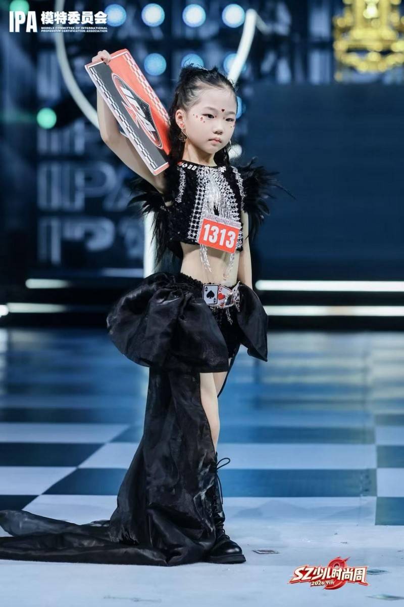 璀璨夺目！代言人卓歆贻 第九季SZ少儿时尚周高光回顾