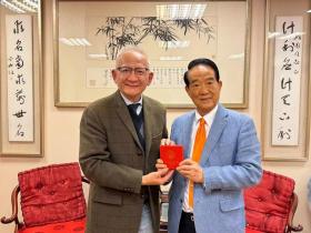 共工新闻社顾问钮则坚拜会亲民党主席宋楚瑜