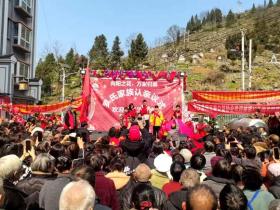 32年熬白头,终于喊出那声“爸妈”——正月初四,被拐失踪32年的罗桃桃回家认亲