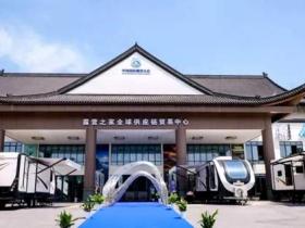 从“红色老区”到“产业蓝海”:晋江内坑镇问路金华山,探寻三百亿拖鞋产业的共富“密钥”