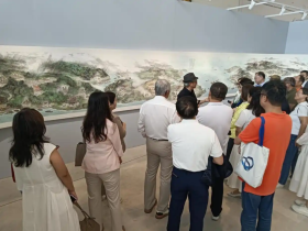 「侨乡故事」《粤侨五洲图》羊城展出:一图画写华侨沧桑