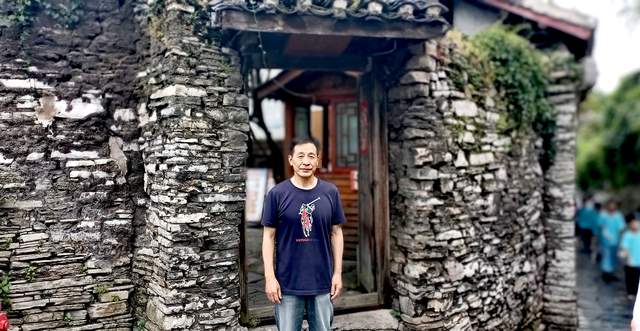 石头与星光——与知名演员刘旭的青岩古镇文化探访记