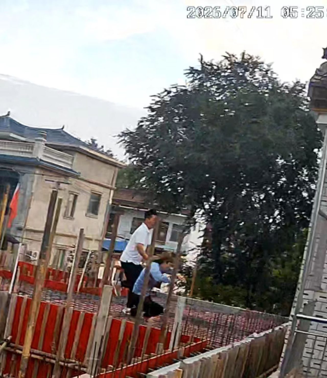太康转楼镇违建侵占泄洪沟、审批程序全线失守， 权力下沉沦为基层监管失责“挡箭牌”