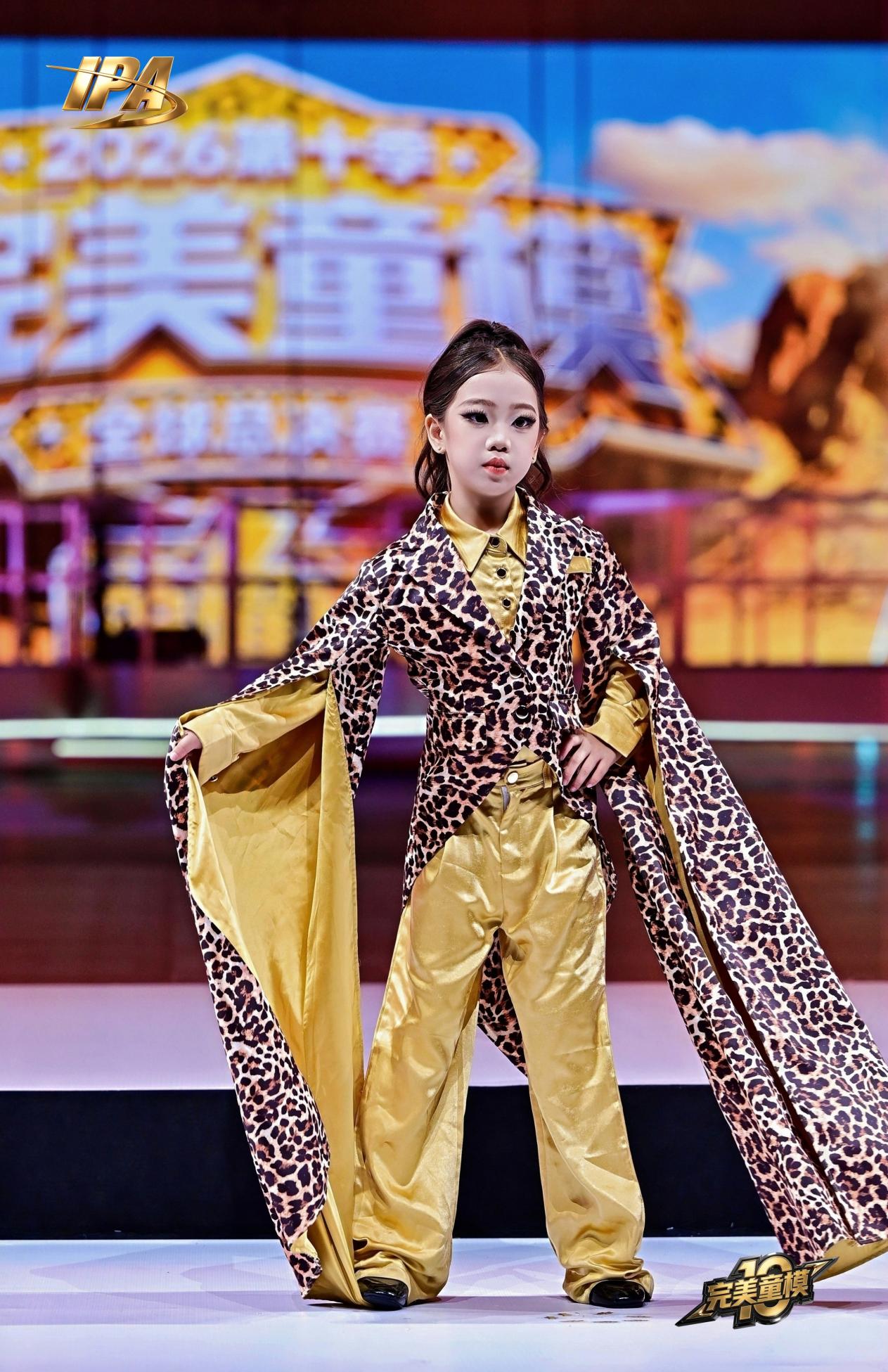 全网出圈!第十季完美童模 荣耀官刘潇蔓 高光回顾