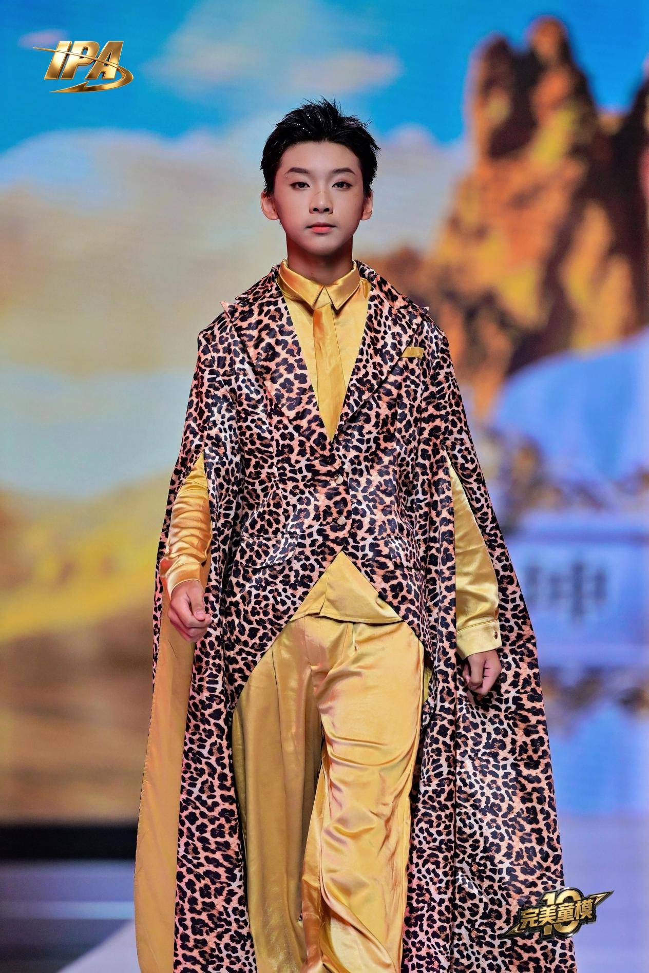 全网出圈!第十季完美童模 主持人杨亚坤 高光回顾